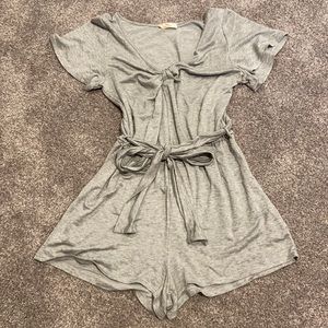 Women’s Hummingbird Romper Size Medium